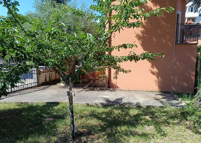 Helena Διαμέρισμα Πούλα