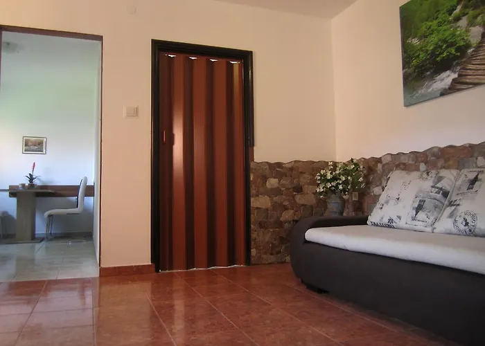 Διαμέρισμα Helena *