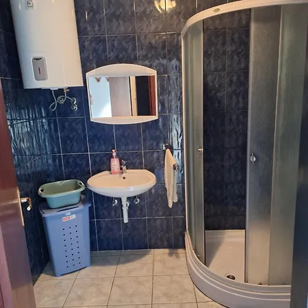 Helena Apartment *