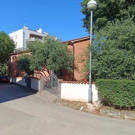 Helena Apartman